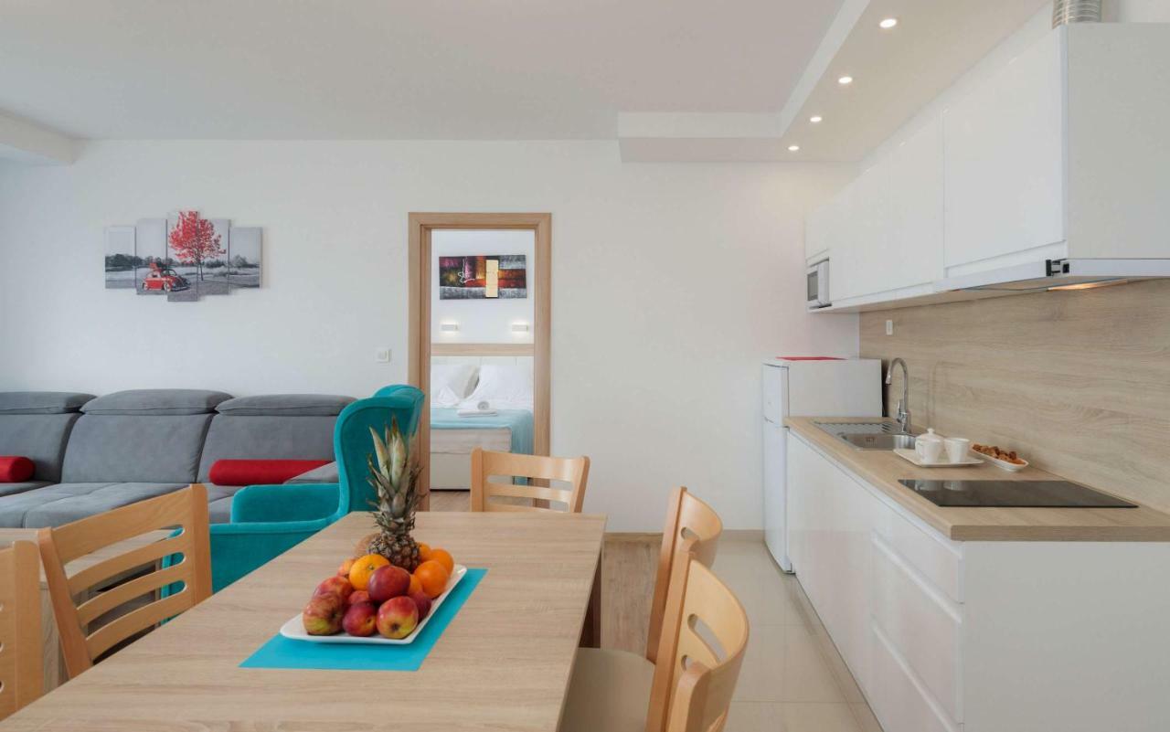 Villa Charlotte Омиш Экстерьер фото