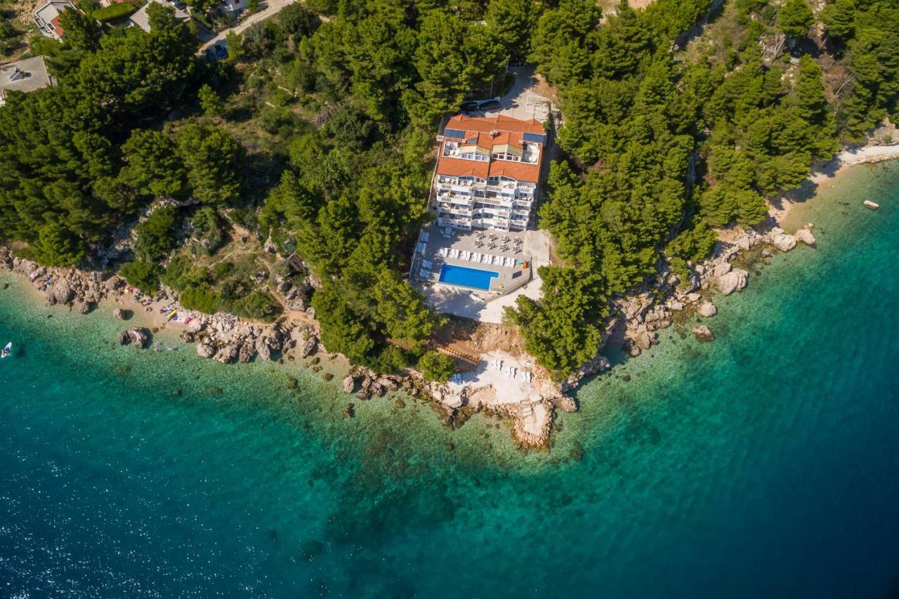 Villa Charlotte Омиш Экстерьер фото