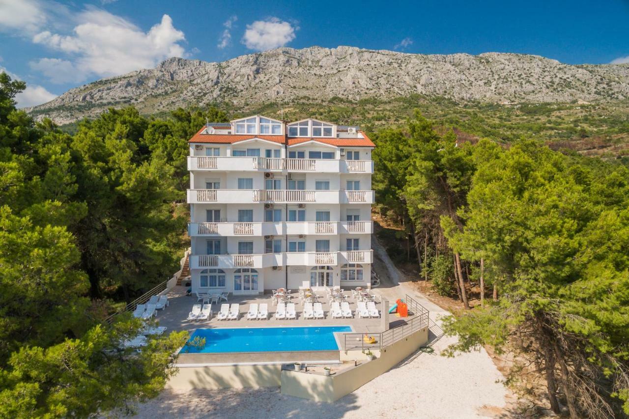 Villa Charlotte Омиш Экстерьер фото