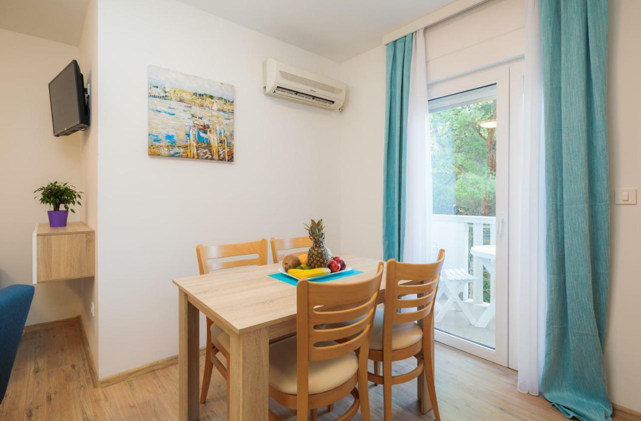 Villa Charlotte Омиш Экстерьер фото