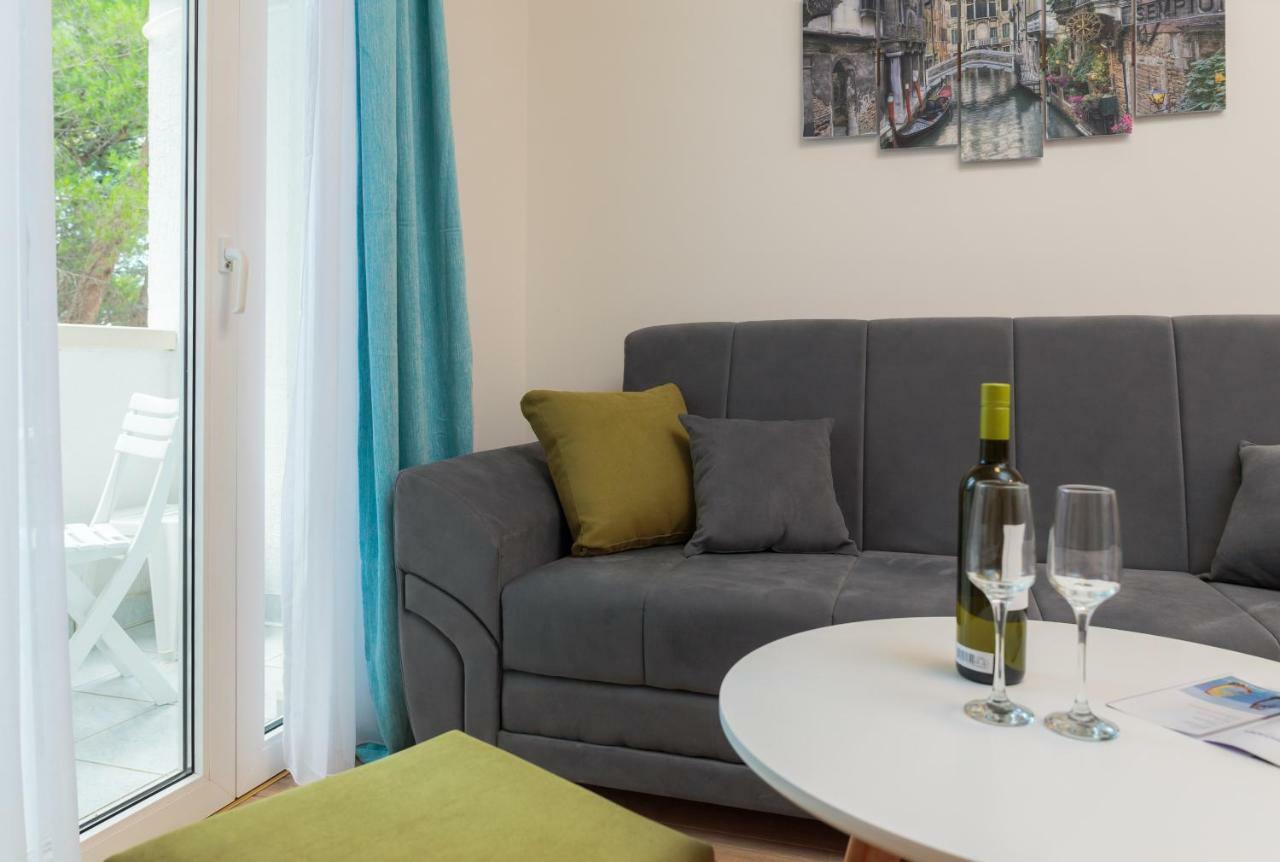 Villa Charlotte Омиш Экстерьер фото